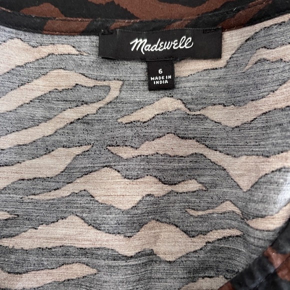 Madewell Abstract Animal Print V-Neck Mini Dress Size 6 | Short Sleeve Textured - Picture 5 of 8